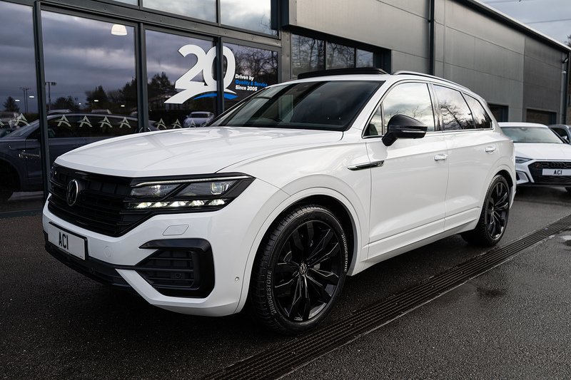 Volkswagen Touareg TDI V6 Black Edition - U5143