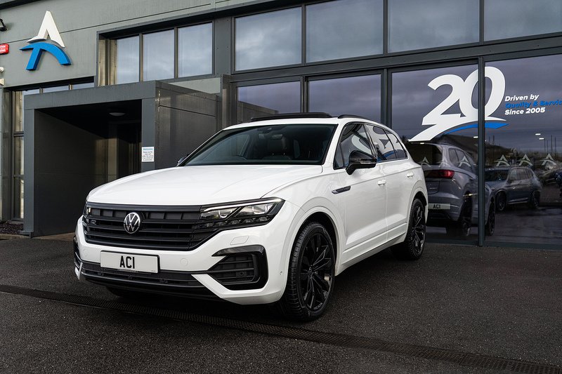 Volkswagen Touareg TDI V6 Black Edition - U5143