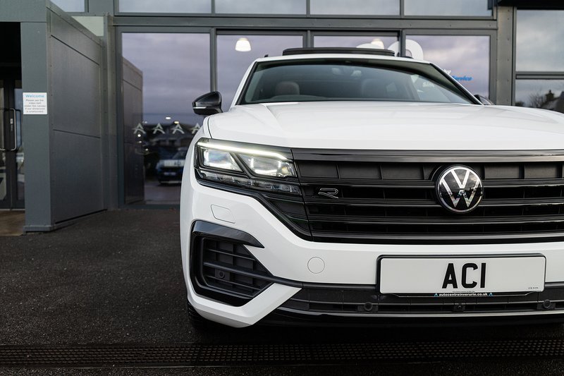 Volkswagen Touareg TDI V6 Black Edition - U5143