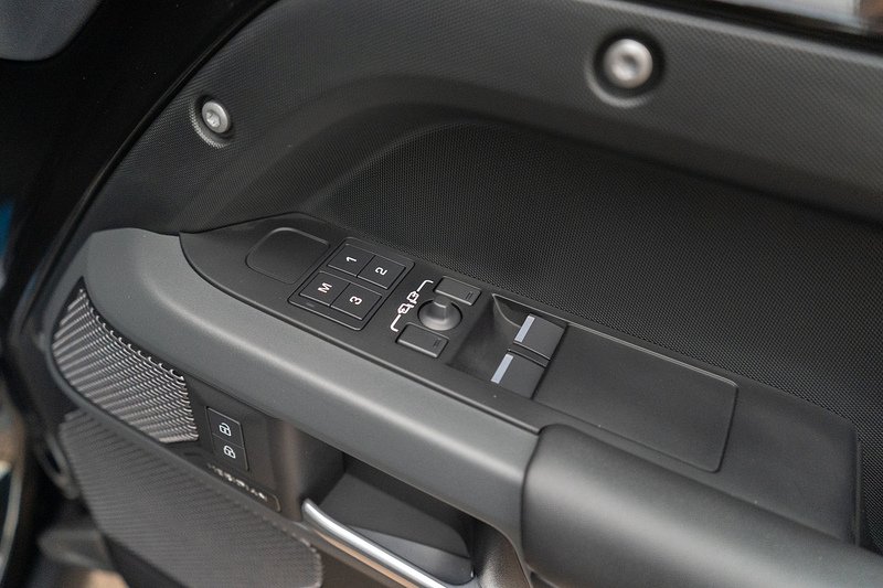 Land Rover Defender 90 D300 MHEV X-Dynamic HSE - U5149