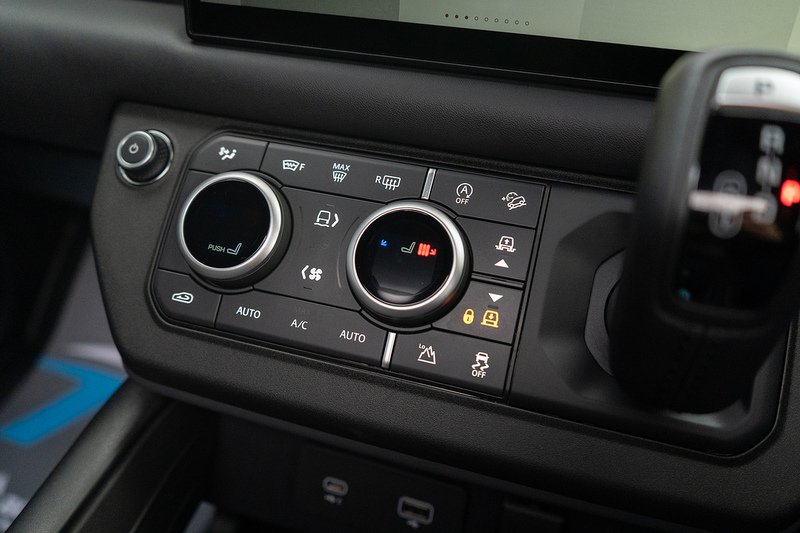 Land Rover Defender 90 D300 MHEV X-Dynamic HSE - U5149