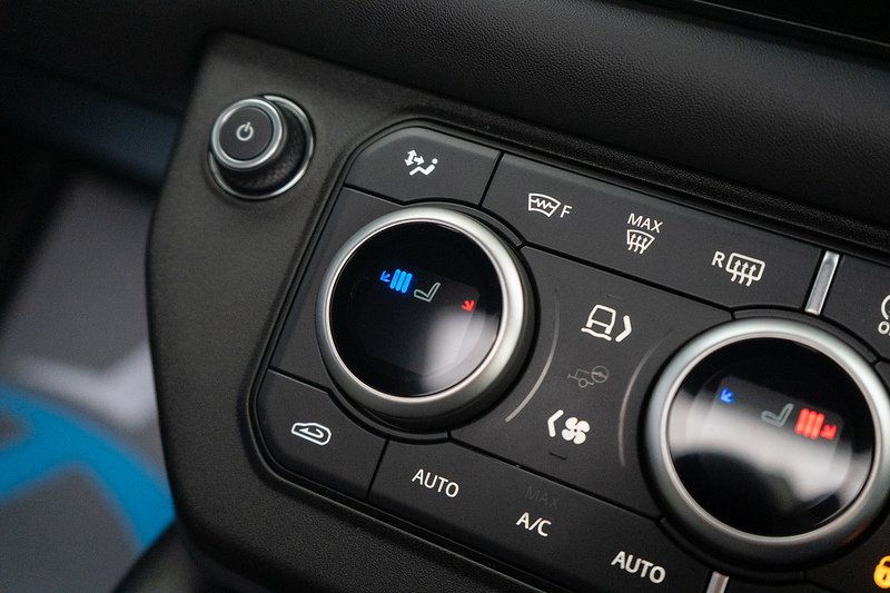 Land Rover Defender 90 D300 MHEV X-Dynamic HSE - U5149