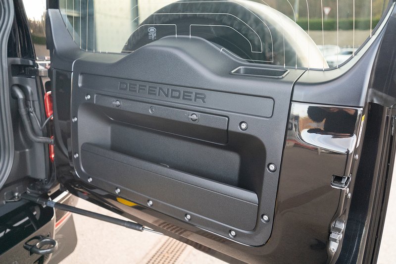 Land Rover Defender 90 D300 MHEV X-Dynamic HSE - U5149