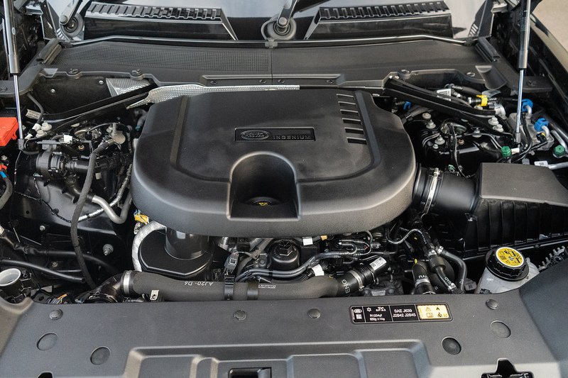 Land Rover Defender 90 D300 MHEV X-Dynamic HSE - U5149