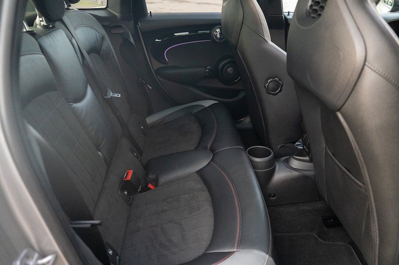 MINI 2.0 Cooper S Sport Hatchback 5dr Petrol Steptronic Euro 6 (s/s) (178 ps)