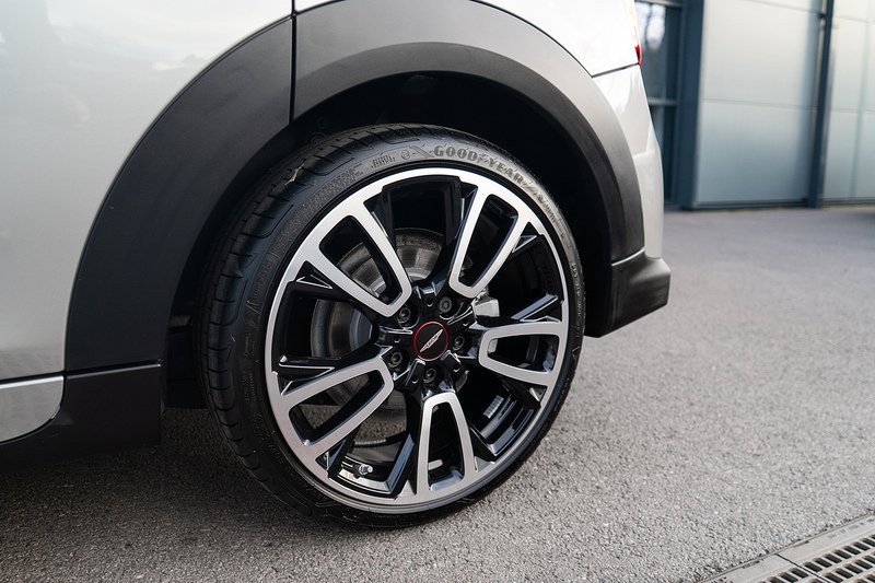 MINI 2.0 Cooper S Sport Hatchback 5dr Petrol Steptronic Euro 6 (s/s) (178 ps)