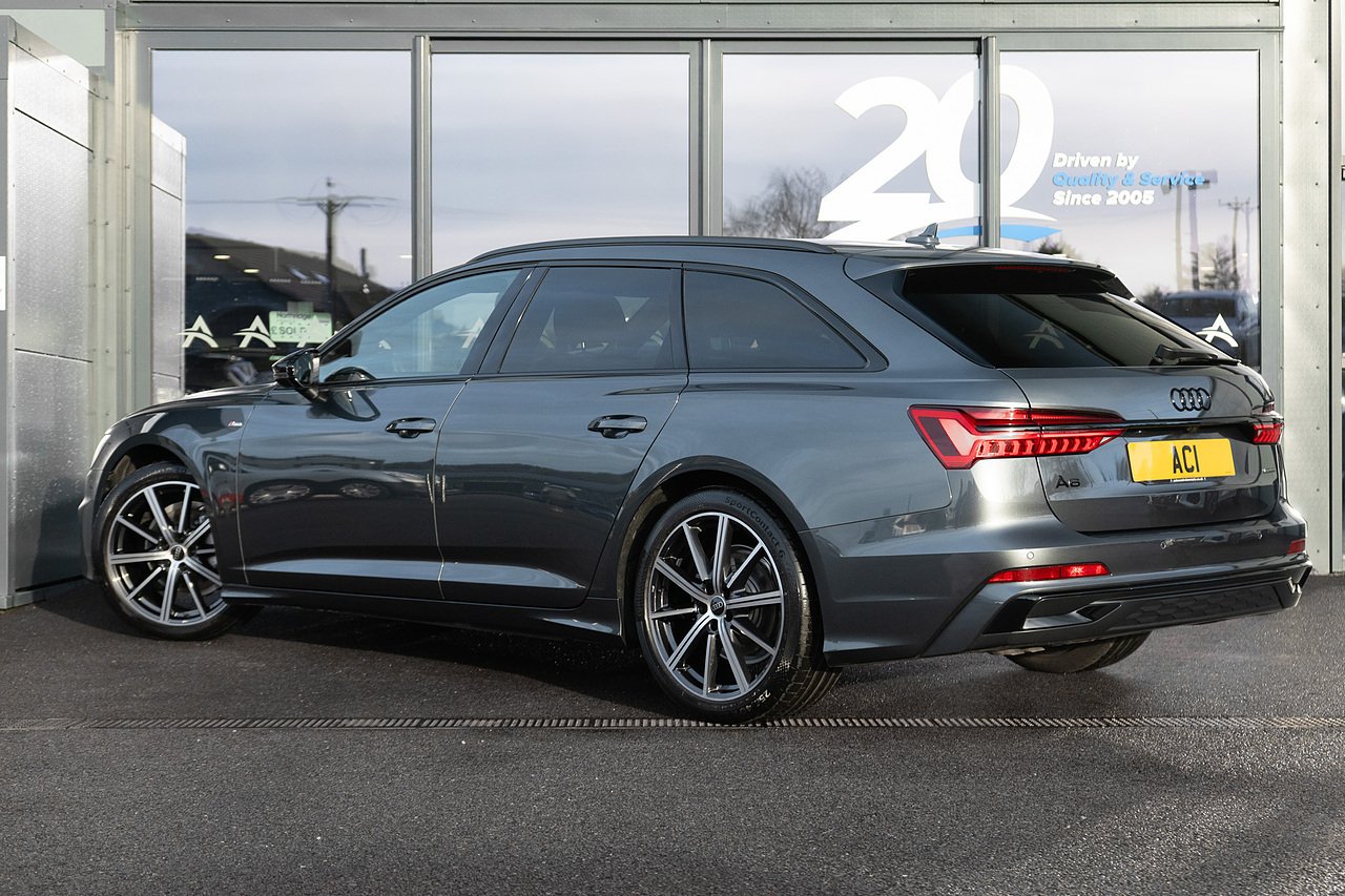 2.0 TDI 40 Black Edition Estate 5dr Diesel S Tronic quattro Euro 6 (s/s) (204 ps)