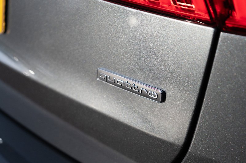 Audi A6 Avant TDI Black Edition - U5160