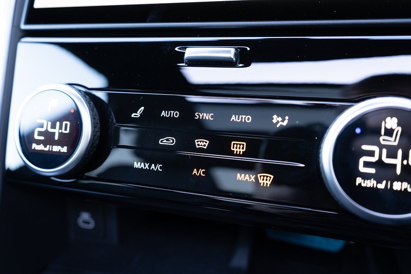 Land Rover 3.0 D350 MHEV Dynamic HSE SUV 5dr Diesel Auto 4WD Euro 6 (s/s) (350 ps)