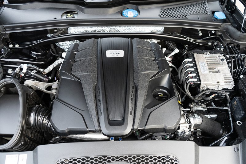 Porsche Macan T V6 GTS - U5168