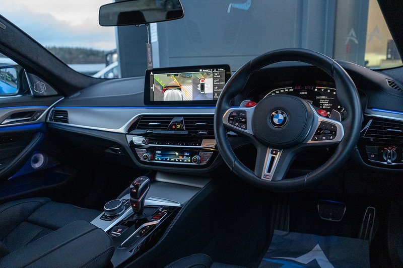 BMW M5 i V8 Competition - U5176