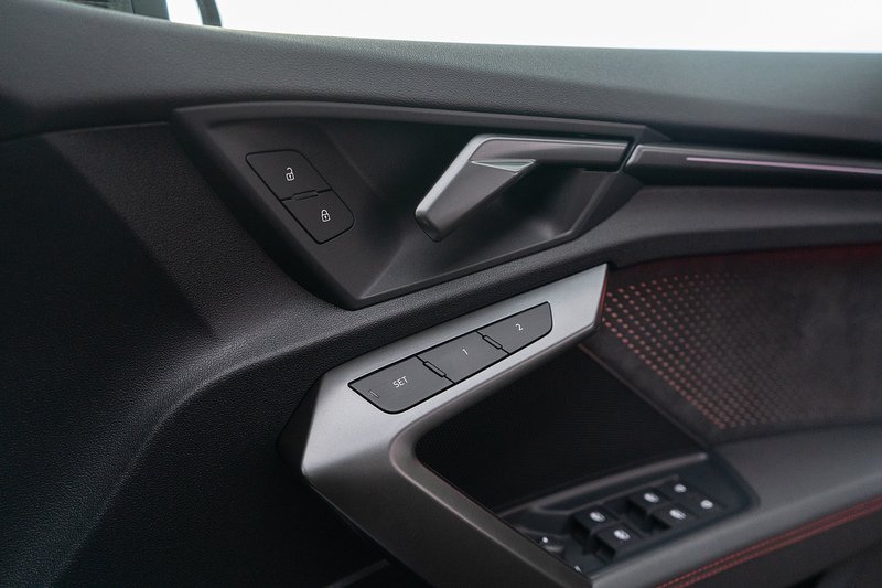 Audi RS3 TFSI Carbon Black - U5184