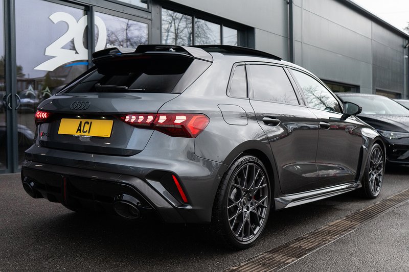 Audi RS3 TFSI Carbon Black - U5184