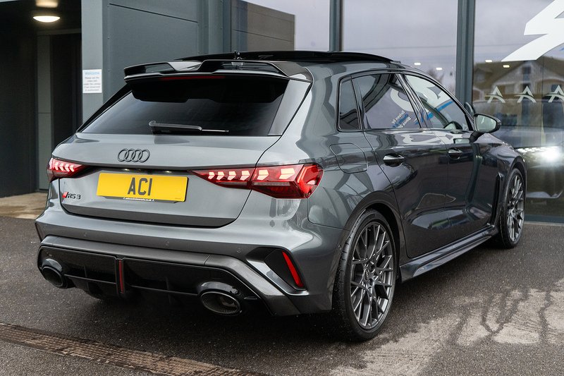 Audi RS3 TFSI Carbon Black - U5184