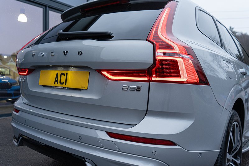 Volvo XC60 B5 MHEV Ultra Dark - U5192