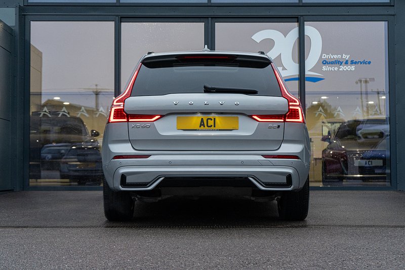 Volvo XC60 B5 MHEV Ultra Dark - U5192