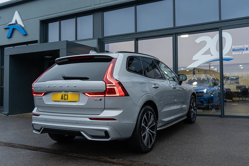 Volvo XC60 B5 MHEV Ultra Dark - U5192