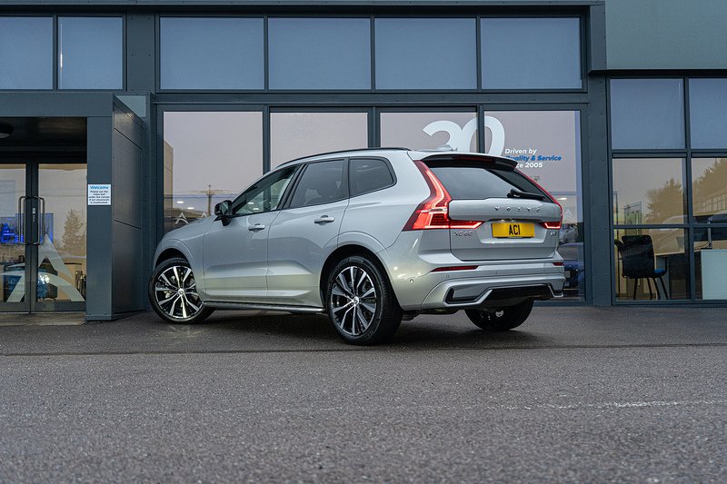 Volvo XC60 B5 MHEV Ultra Dark - U5192