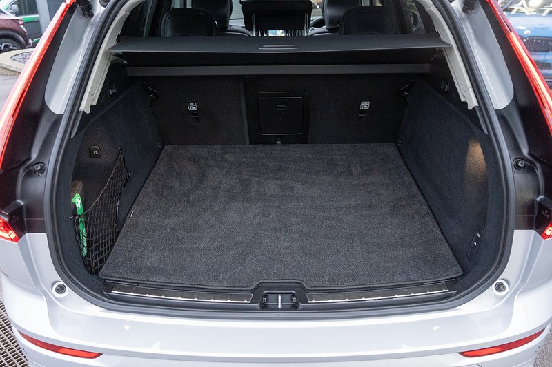 Volvo XC60 B5 MHEV Ultra Dark - U5192