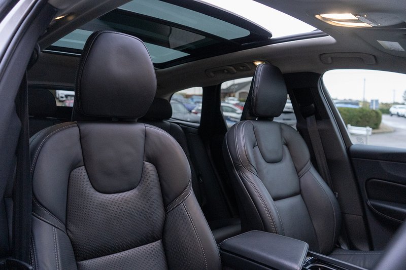 Volvo XC60 B5 MHEV Ultra Dark - U5192