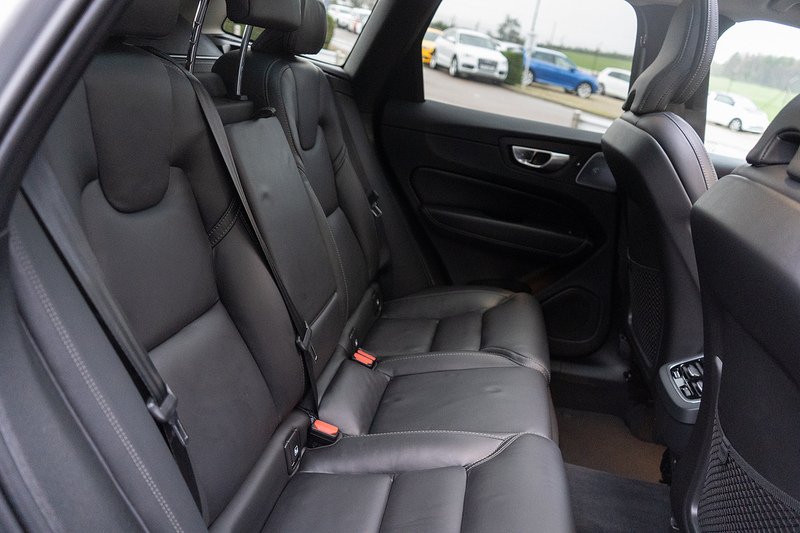 Volvo XC60 B5 MHEV Ultra Dark - U5192