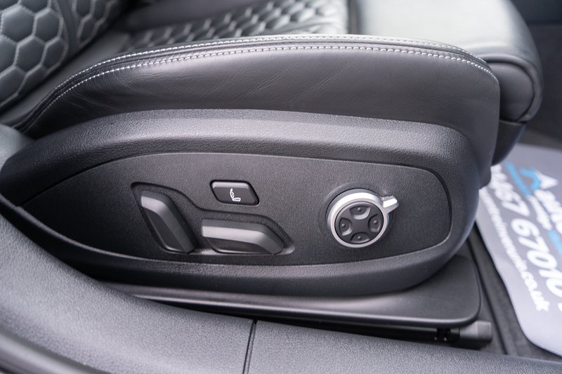 Audi RS4 Avant TFSI V6 Carbon Black - U5193