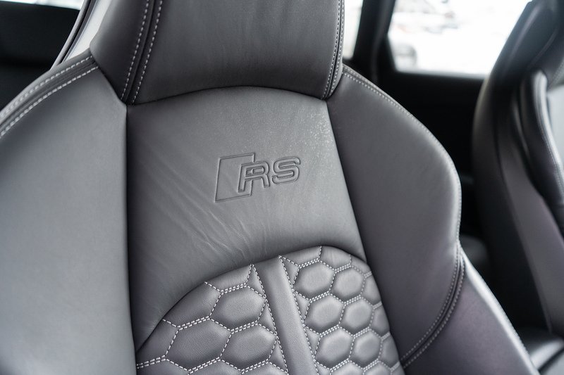 Audi RS4 Avant TFSI V6 Carbon Black - U5193