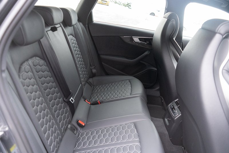 Audi RS4 Avant TFSI V6 Carbon Black - U5193