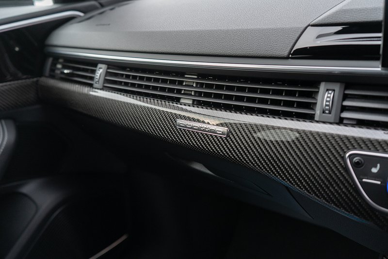 Audi RS4 Avant TFSI V6 Carbon Black - U5193