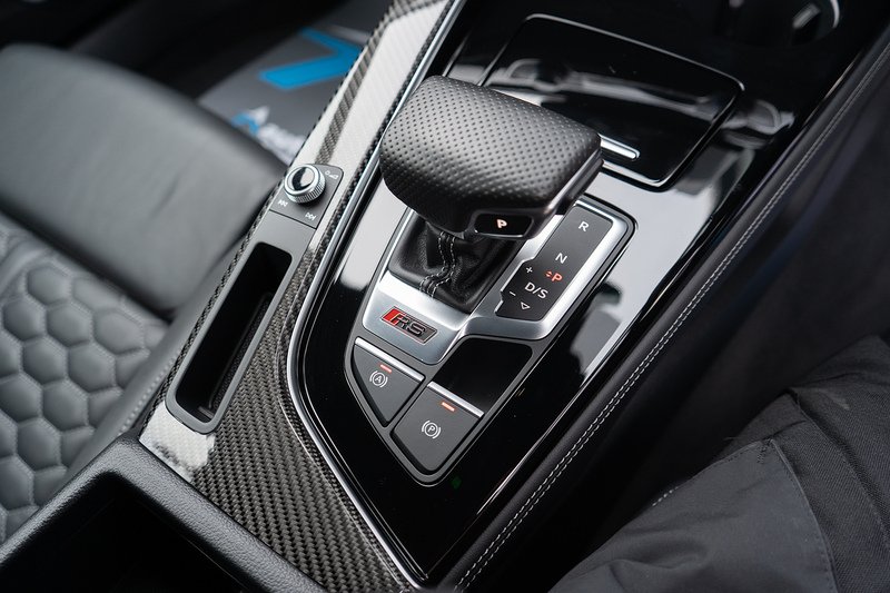 Audi RS4 Avant TFSI V6 Carbon Black - U5193