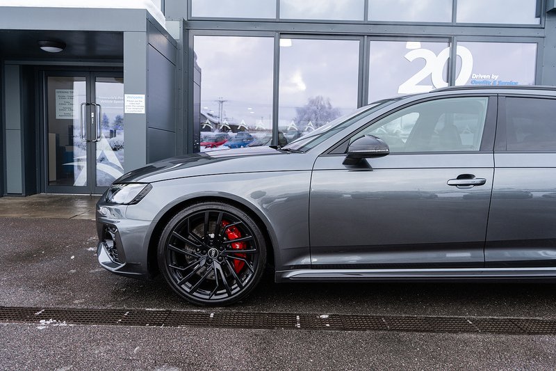 Audi RS4 Avant TFSI V6 Carbon Black - U5193
