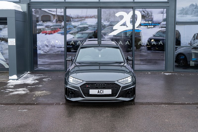 Audi RS4 Avant TFSI V6 Carbon Black - U5193