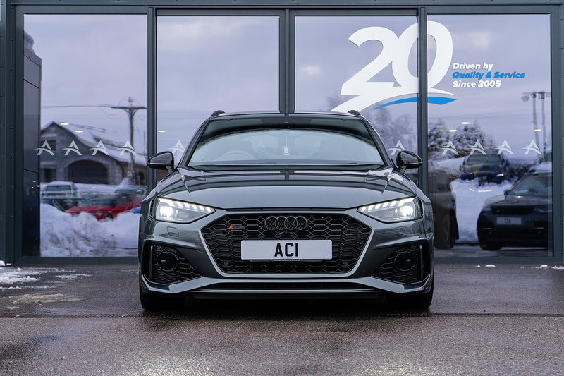 Audi RS4 Avant TFSI V6 Carbon Black - U5193