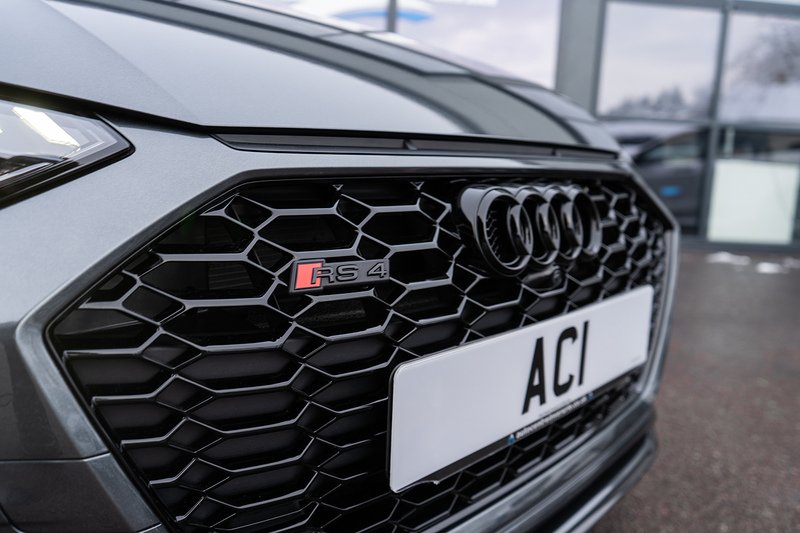 Audi RS4 Avant TFSI V6 Carbon Black - U5193