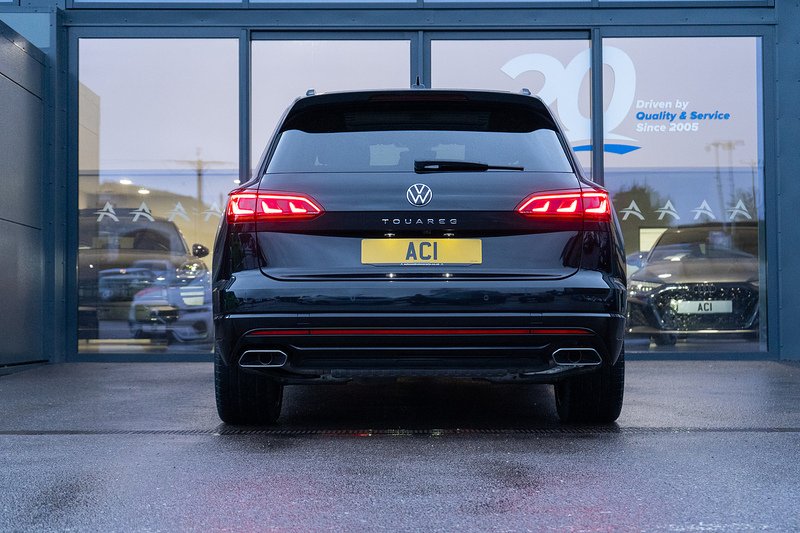 Volkswagen Touareg TDI V6 Black Edition - U5198