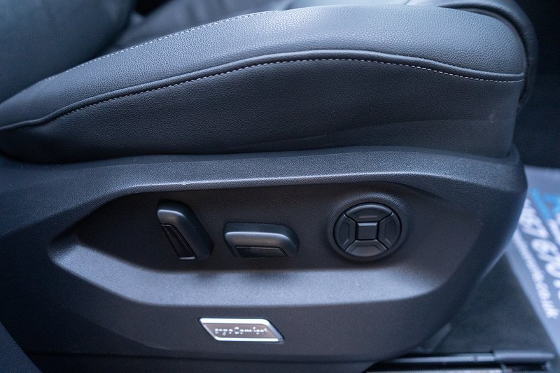 Volkswagen Touareg TDI V6 Black Edition - U5198