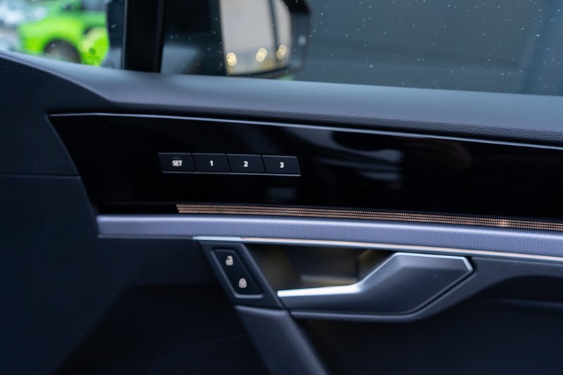 Volkswagen Touareg TDI V6 Black Edition - U5198