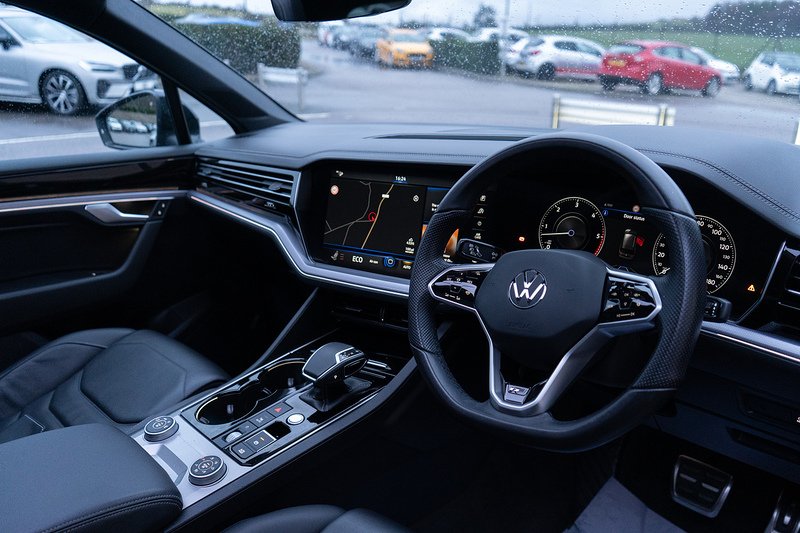 Volkswagen Touareg TDI V6 Black Edition - U5198