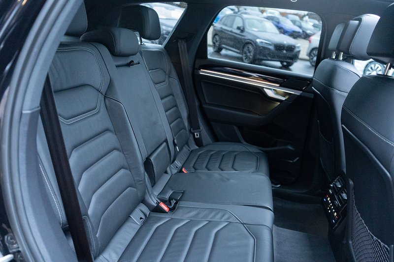 Volkswagen Touareg TDI V6 Black Edition - U5198