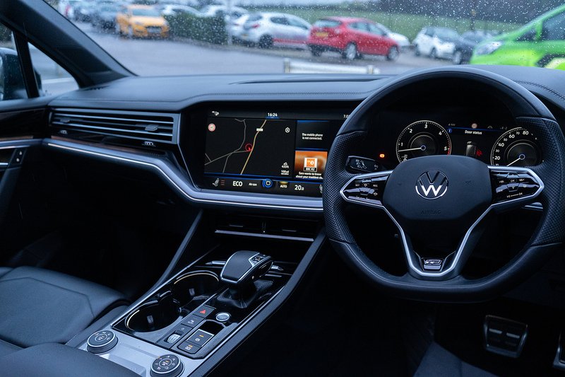 Volkswagen Touareg TDI V6 Black Edition - U5198