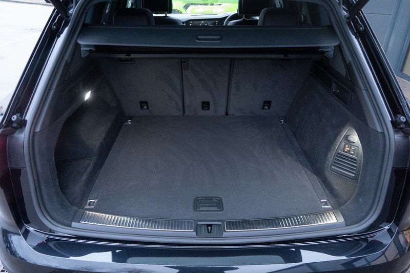 Volkswagen Touareg TDI V6 Black Edition - U5198