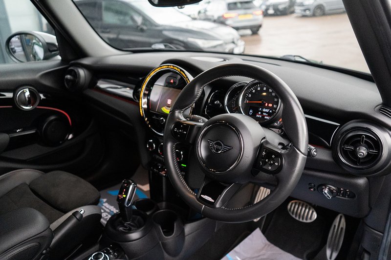 MINI Hatch Cooper Sport - U5210