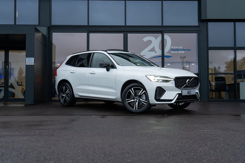 Volvo XC60 B5 MHEV Plus - U5217