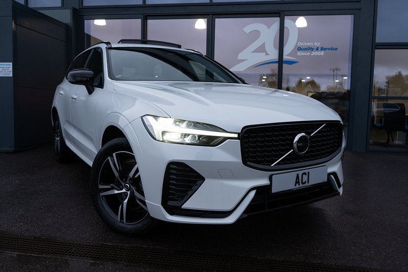 Volvo XC60 B5 MHEV Plus - U5217