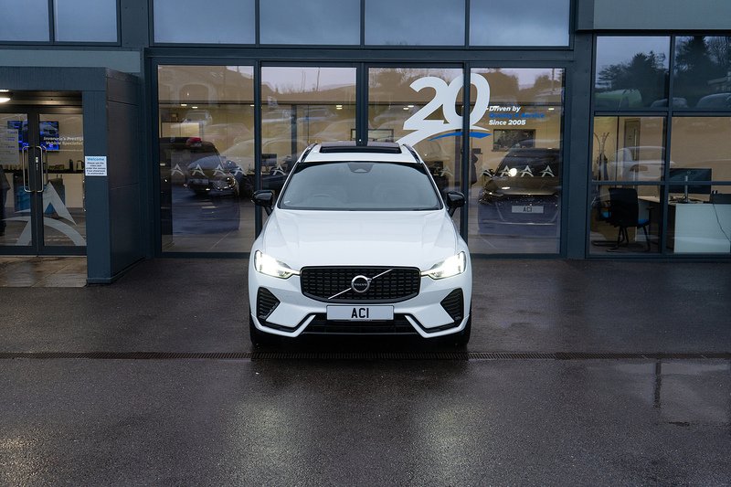 Volvo XC60 B5 MHEV Plus - U5217