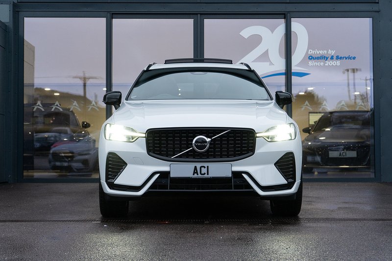 Volvo XC60 B5 MHEV Plus - U5217