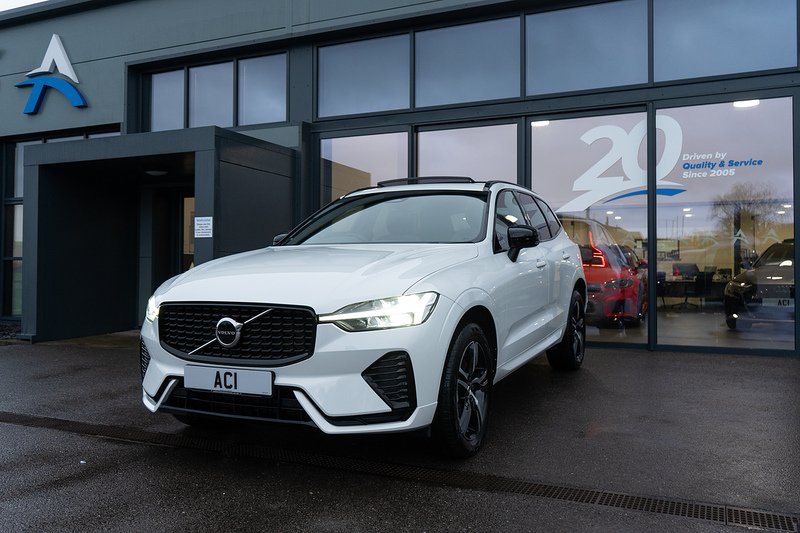 Volvo XC60 B5 MHEV Plus - U5217