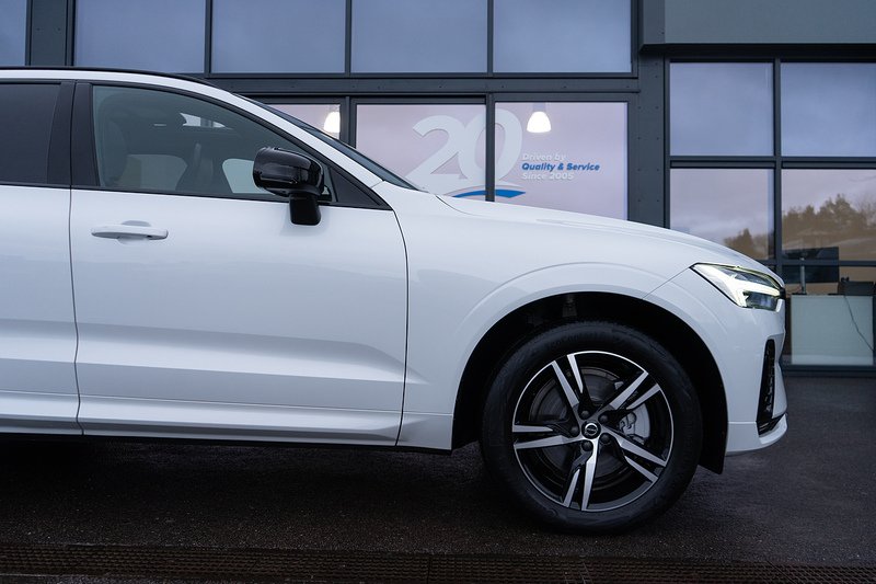 Volvo XC60 B5 MHEV Plus - U5217