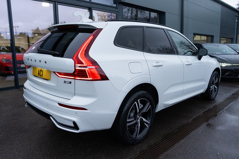 Volvo XC60 B5 MHEV Plus - U5217