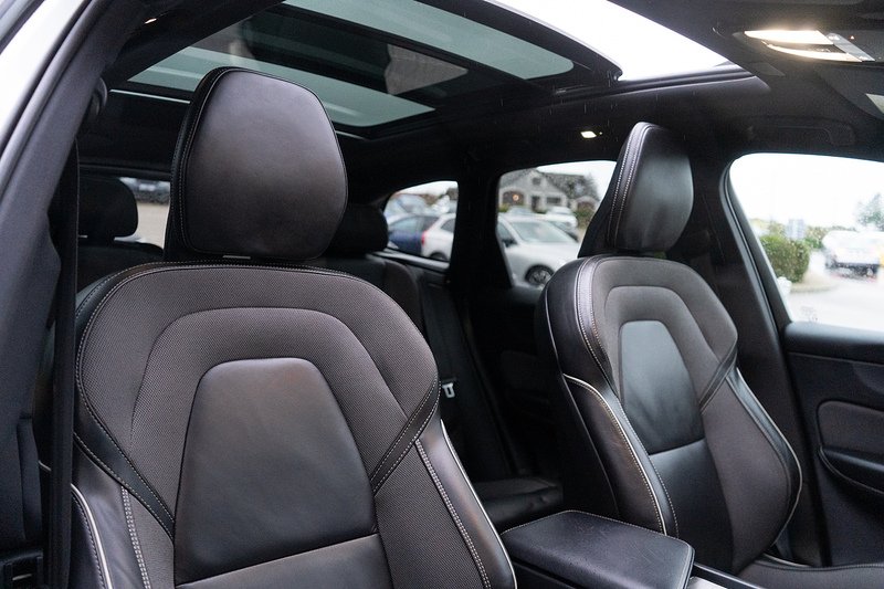 Volvo XC60 B5 MHEV Plus - U5217